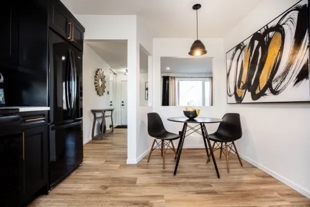 photo of the "Cornwall" kitchen designed and built by KMA Building in Winnipeg, MB