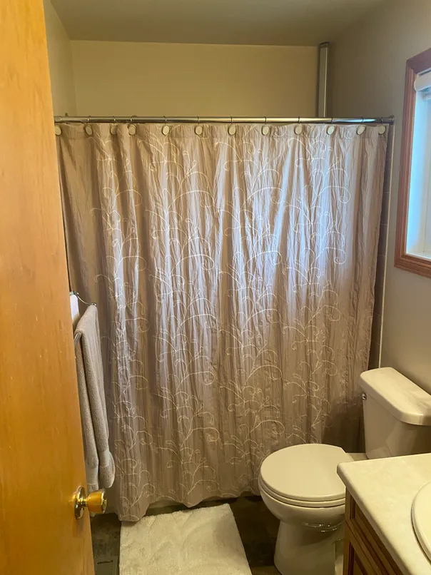 photo of the shower in the "Glenacres" bathroom designed and built by KMA Building in Winnipeg, MB