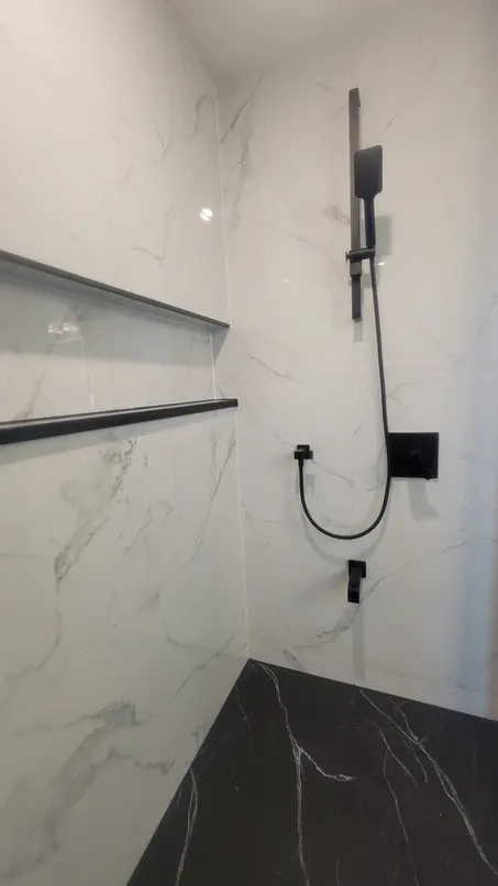 photo of the shower in "Mitchelson" bathroom designed and built by KMA Building in Winnipeg, MB