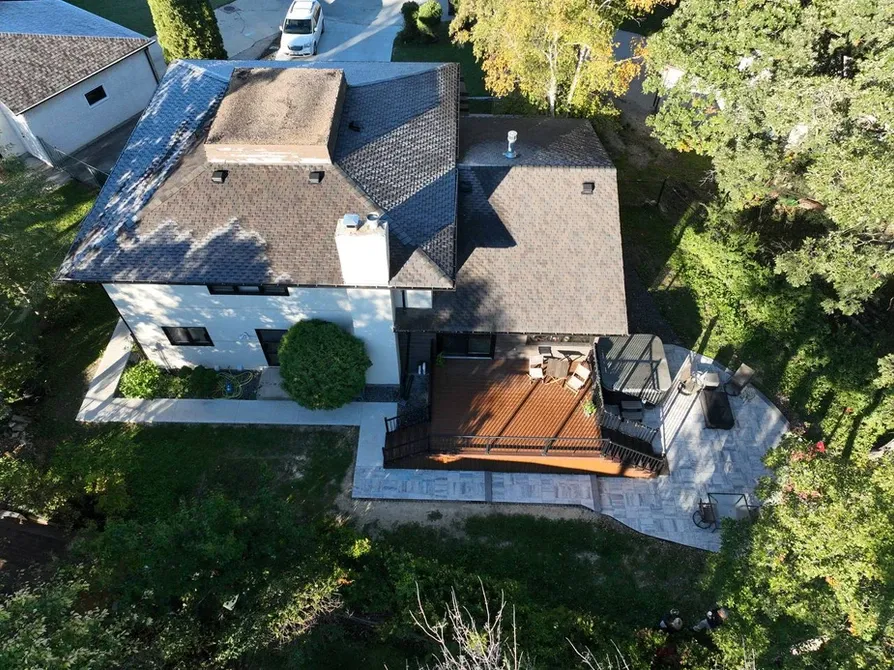 aerial photo of the "Oakfield" deck, a composite deck designed and built by KMA Building in Winnipeg, MB